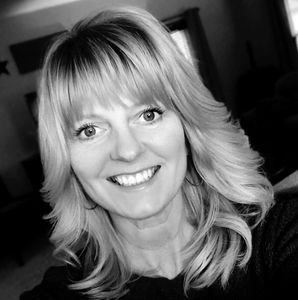 Meet your Posher, Connie